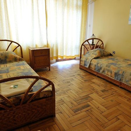 Family Hotel Prolet Шумен Экстерьер фото